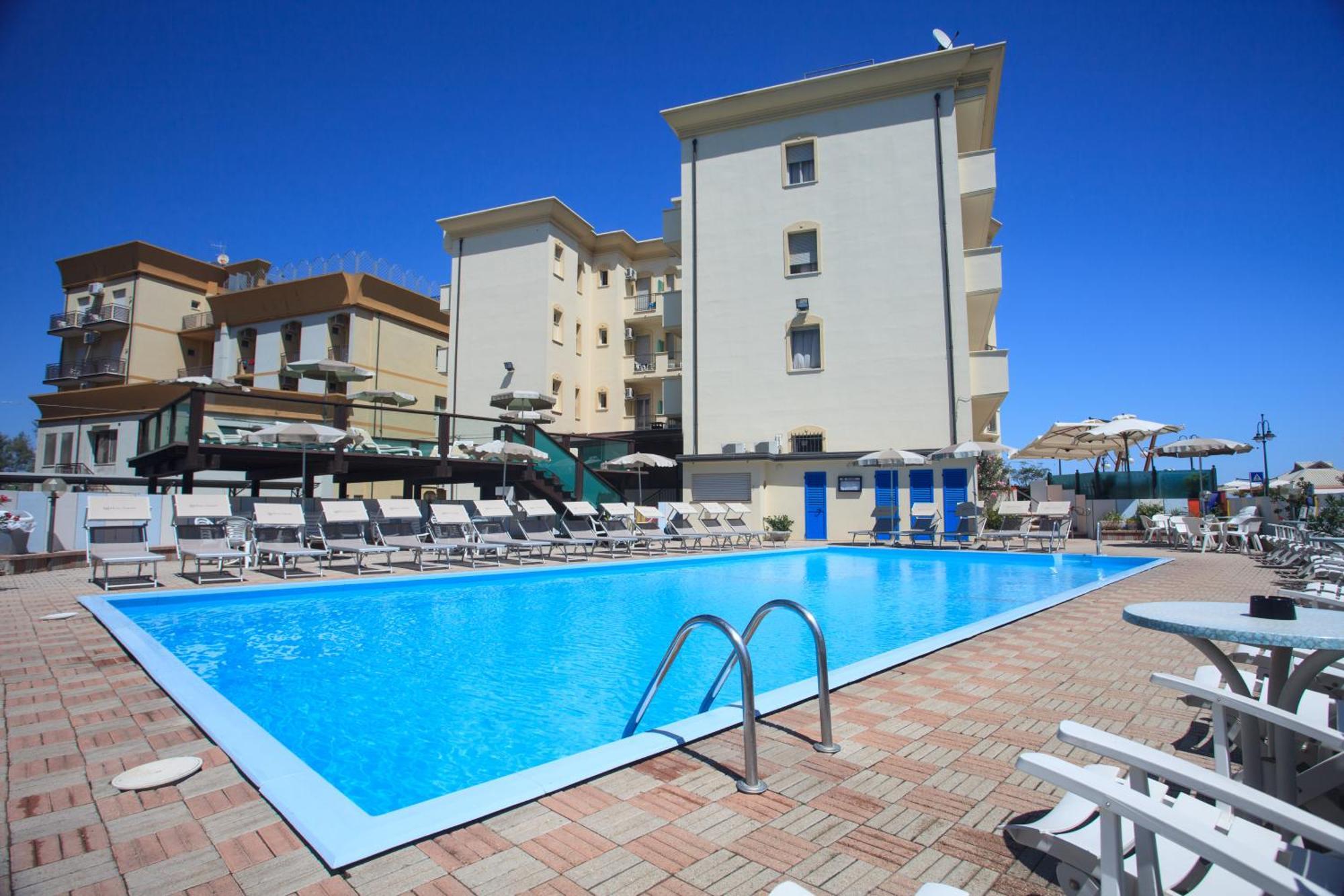 Hotel Garden Cesenatico Extérieur photo